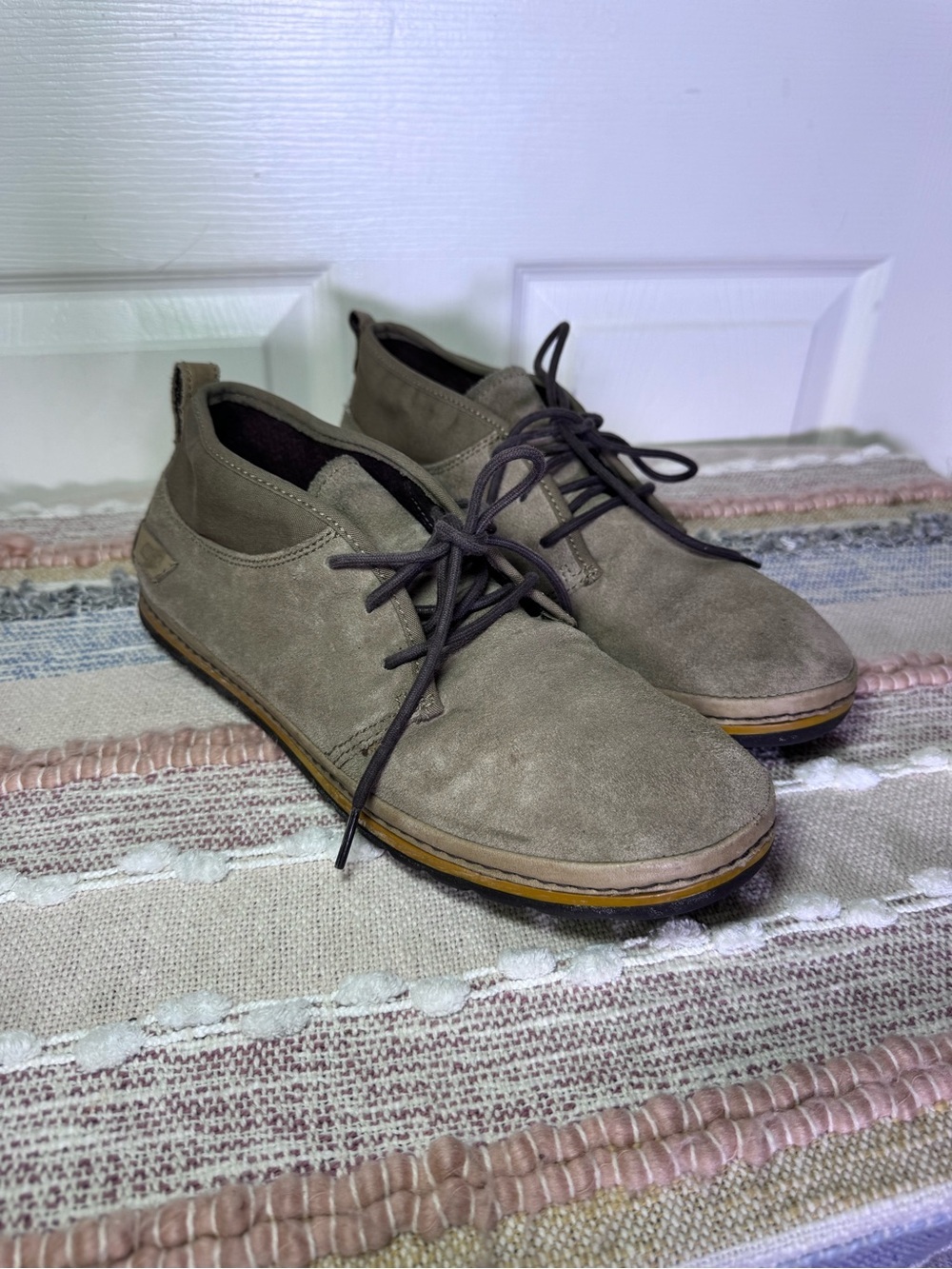 Simple Men's Suede Chukka Boots in Taupe Brown